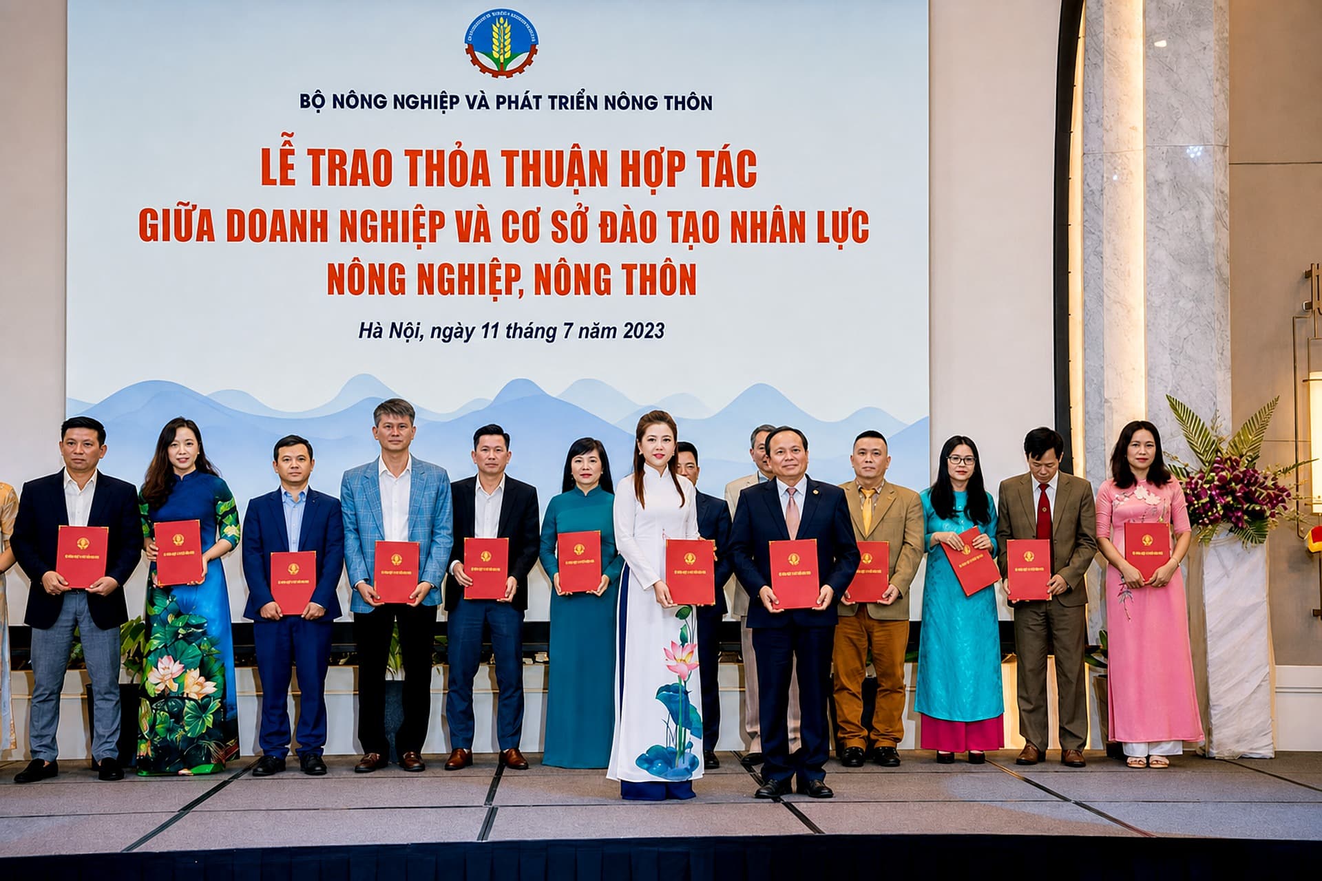 Le Thi Thuy Hoa CEO와 농민들과 함께 유기농 농업을 실현하려는 그녀의 열망